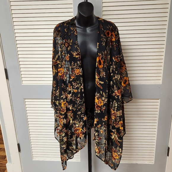 Torrid Floral Burnout Ruana - Picture 1 of 6